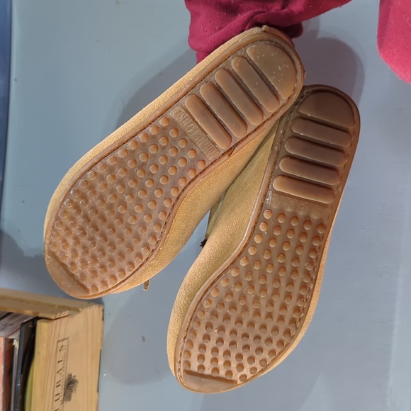 Minnetonka moccasins - Picture 2 of 4